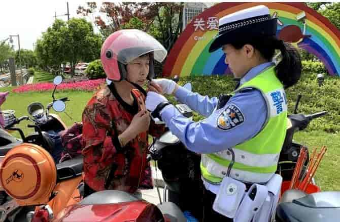 6月1號起，騎電動車不戴頭盔真的會面臨處罰、罰款嗎？多地已經(jīng)發(fā)出官方聲明緊急辟謠！